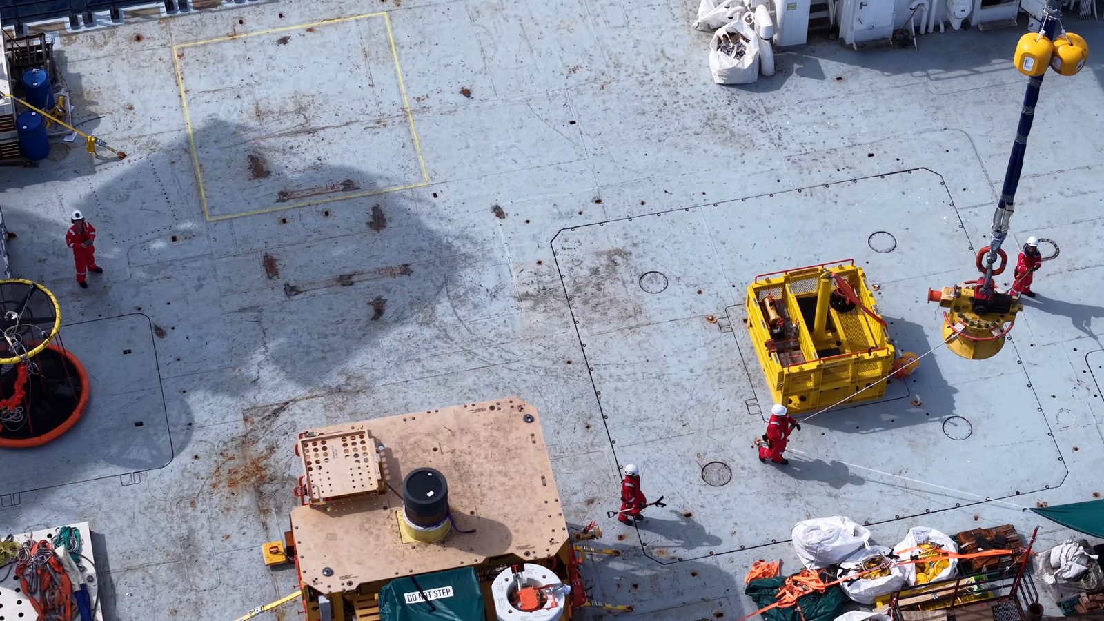 Bird's eye view of an offshore back deck during operations